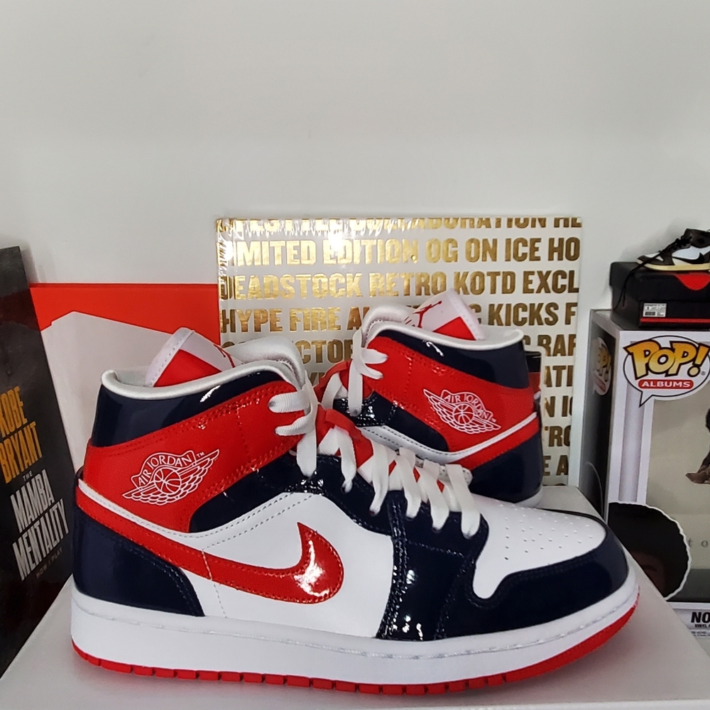Jordan 1 Mid Champ Colours